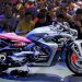 Voge memamerkan CU-X, moge konsep plug-in hybrid dengan desain agresif dan platform Jiyu Smart Mobility di CIMA 2026.
