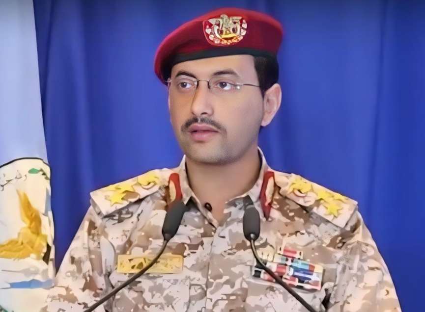 Houthi mengklaim menyerang fasilitas Aramco di Riyadh dan Khurais dengan rudal serta drone hingga memicu kebakaran.