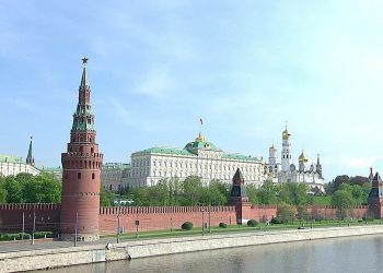 Kremlin memperingatkan rencana pangkalan NATO dan perubahan aturan senjata nuklir di Lithuania dapat meningkatkan ketegangan di Eropa.