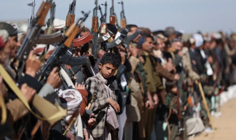 Houthi memperingatkan serangan lebih luas terhadap infrastruktur Arab Saudi jika konflik Yaman terus meningkat dan negara asing ikut terlibat.