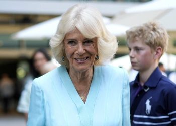 Ratu Camilla menyampaikan penghormatan terakhir kepada novelis Inggris Jeffrey Archer yang meninggal dunia setelah berkarier selama lima dekade.