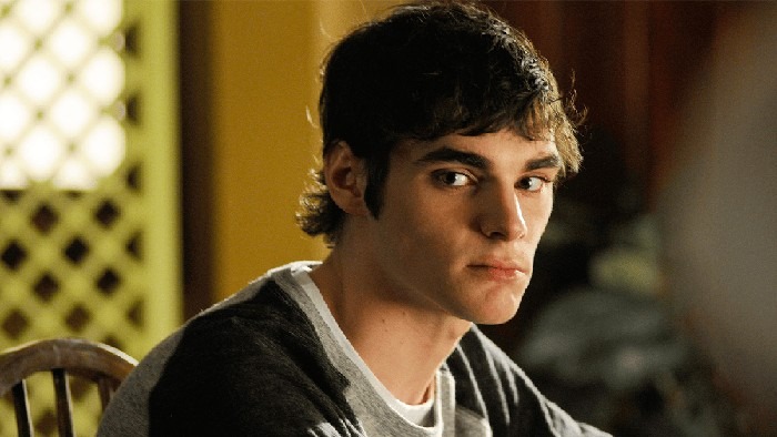 RJ Mitte, pemeran Walter White Jr. dalam Breaking Bad sekaligus aktivis disabilitas, meninggal dunia pada usia 34 tahun di Texas.