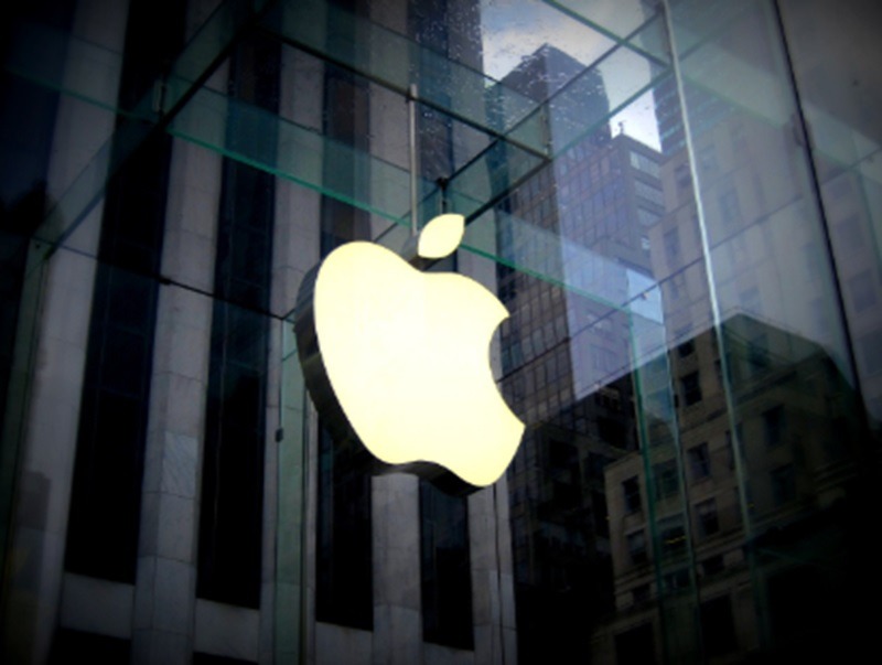 Pengiriman smartphone global turun 20% pada kuartal III 2026 akibat kelangkaan memori, sementara Samsung dan Apple memperbesar pangsa pasar.