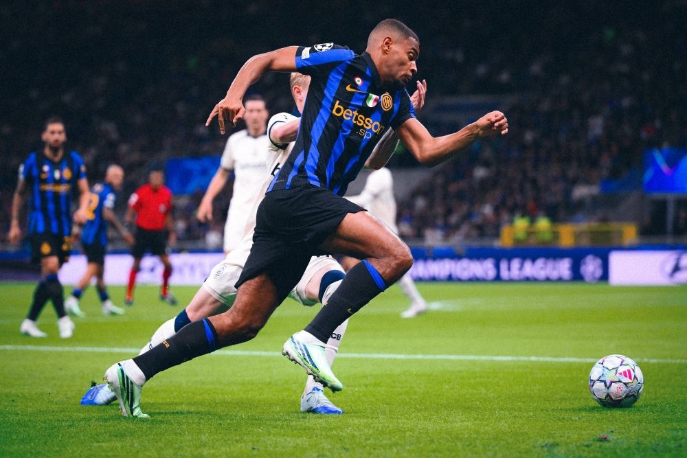 Inter Milan kalah 3-4 dari Club Brugge di Liga Champions. Cristian Chivu mengakui timnya panik, kehilangan keseimbangan, dan perlu berbenah.