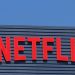 Netflix memangkas sekitar 1.000 karyawan atau 6% tenaga kerjanya di tengah persaingan platform streaming dan upaya mencari sumber pendapatan baru.