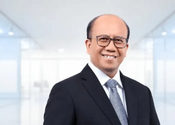 Suroso Isnandar resmi menjadi Direktur Utama PLN menggantikan Darmawan Prasodjo setelah RUPS 14 Oktober 2026, dengan pengalaman lebih dari 30 tahun di PLN.