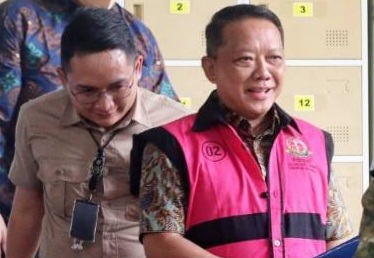 Eks Jampidsus Febrie Adriansyah Jalani Sidang Perdana Hari Ini
