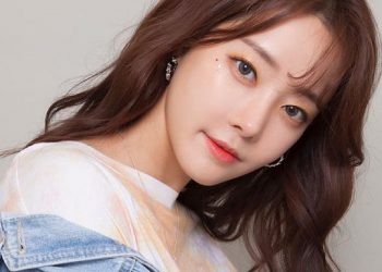 Go Woori Eks Rainbow Resmi Jadi Ibu, Sambut Anak Pertama