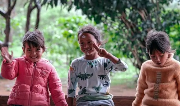 Saat Kakak dan Adik Bertengkar, Ini Peran Orang Tua