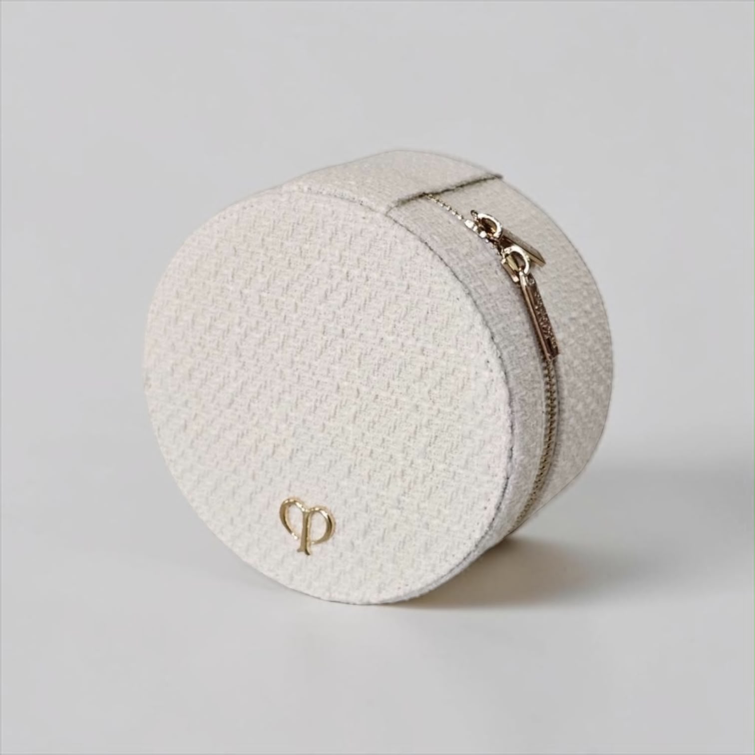 Cle De Peau Makeup Box White