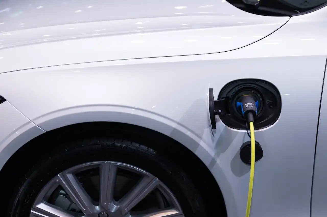 The Electrifying Comeback: A Wild Ride Through the History of Electric Cars