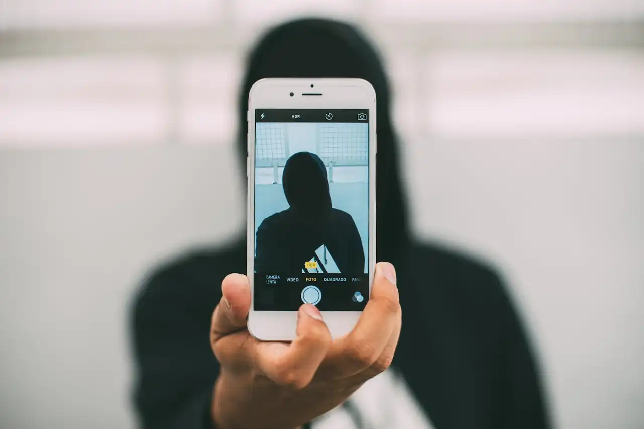 The Dark Side of the Shot: When Selfies Are an Actual Danger in Real Life