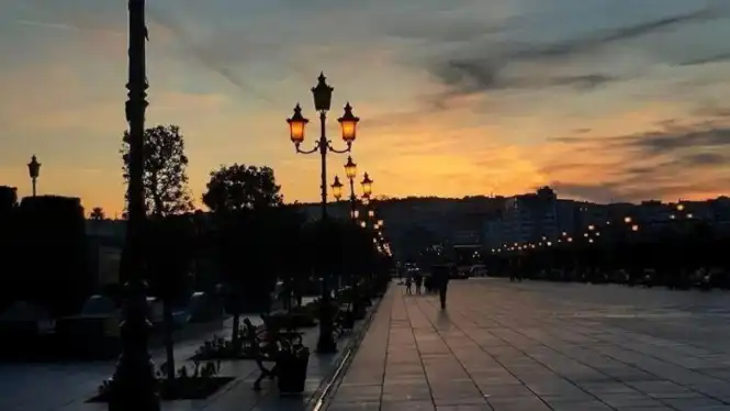 Bandung's Early Sunsets: Java's Twilight Mystery