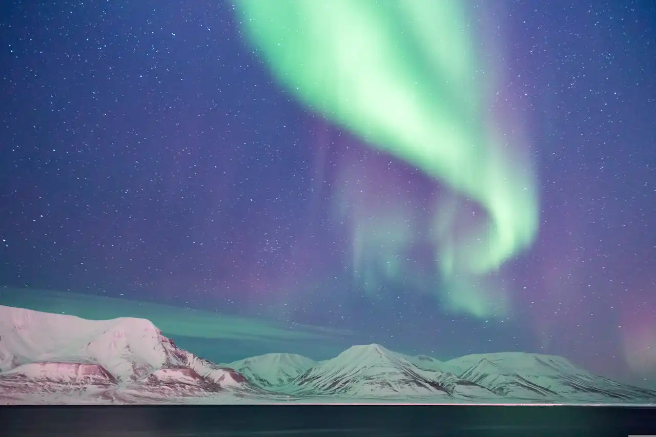 Alaska in Summer: Where the Midnight Sun Paints Glaciers in Gold and Adventure Never Sleeps