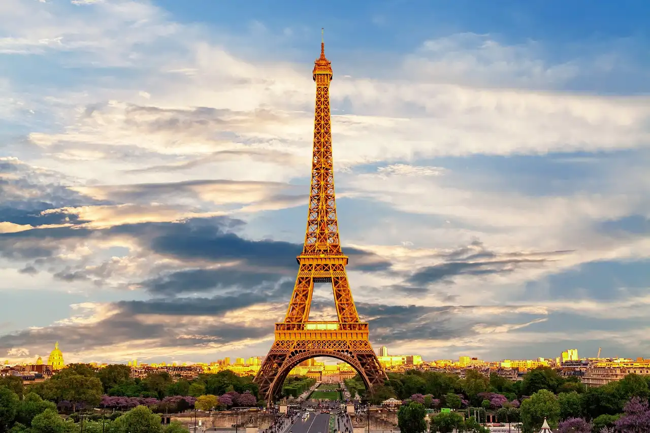 Castle Tours in France: Tracing History in the Loire Valley and Beyond