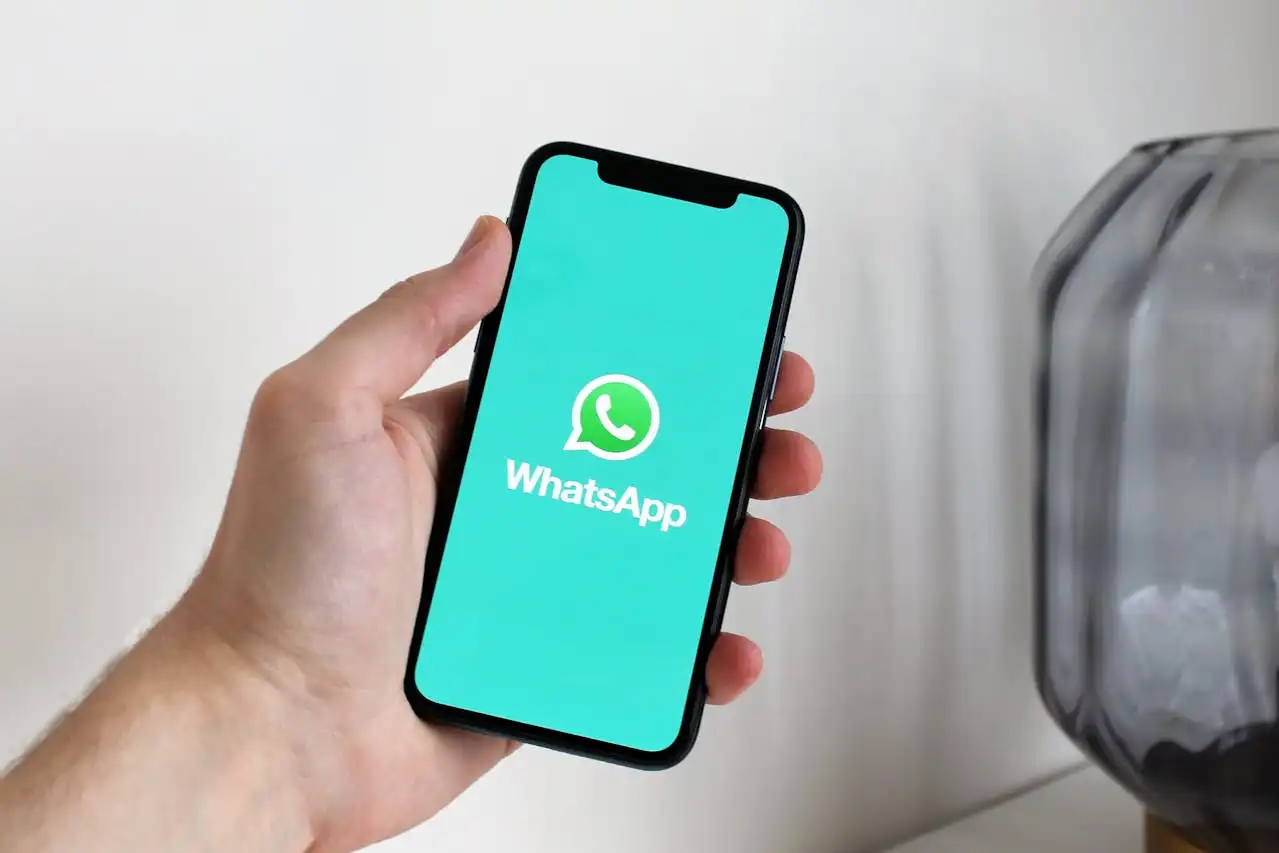 Say Goodbye to Awkward Texts: WhatsApp Unveils Your New AI Writing Coach