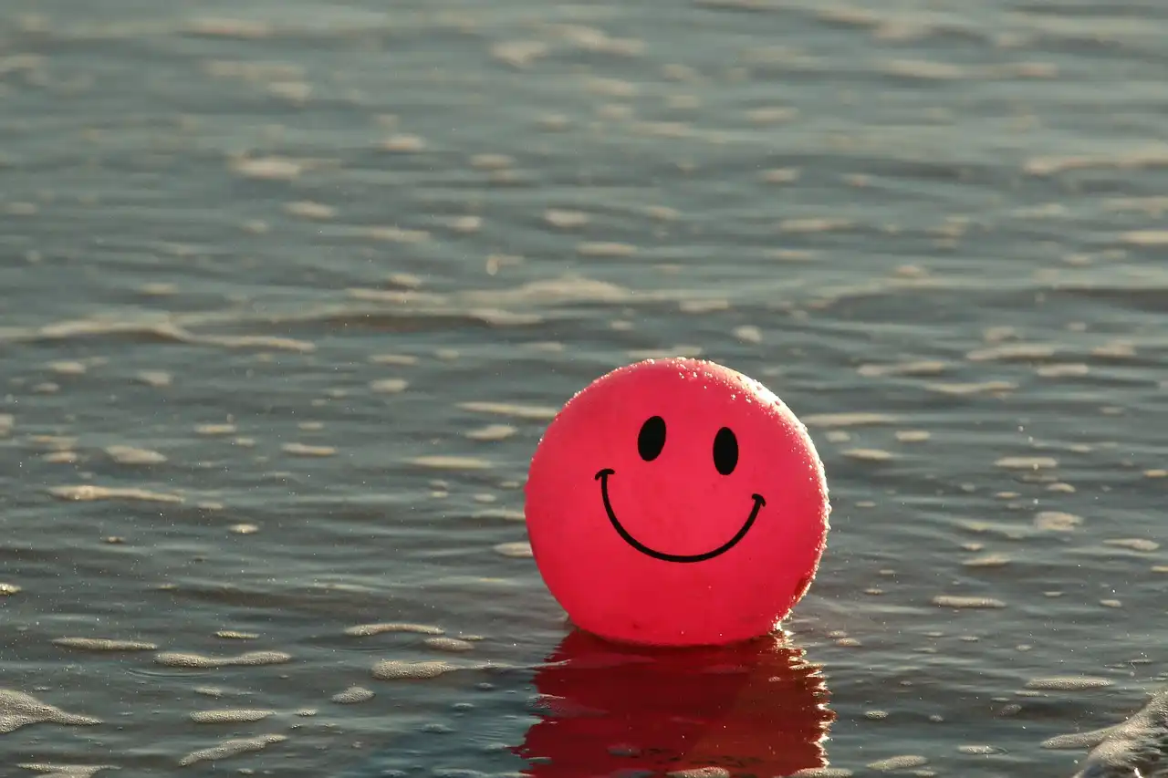 Understanding Smiling Depression: The Depression Hidden Behind a Cheerful Smile