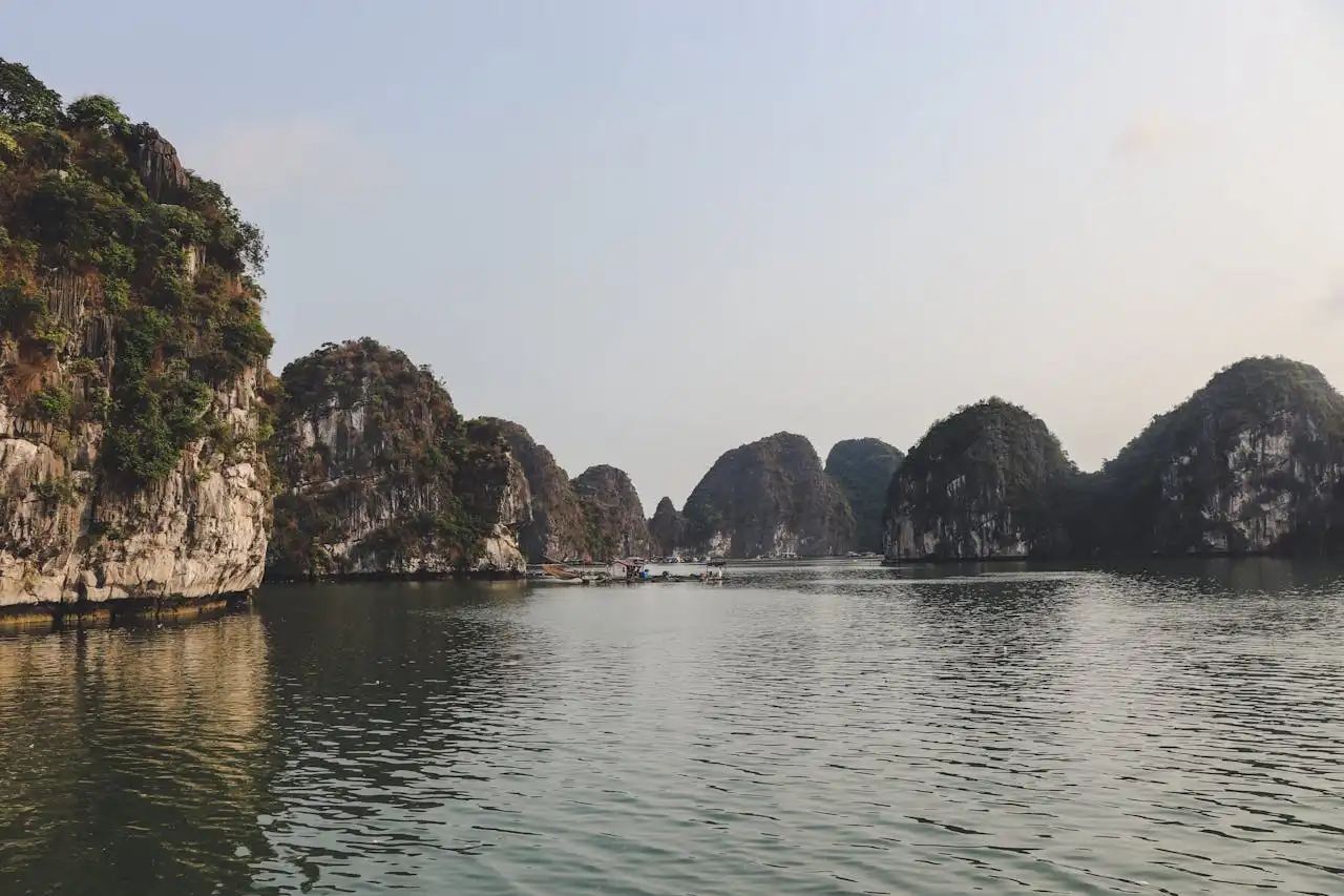 Exploring Vietnam's Gems: A Complete Guide to Hạ Long Bay