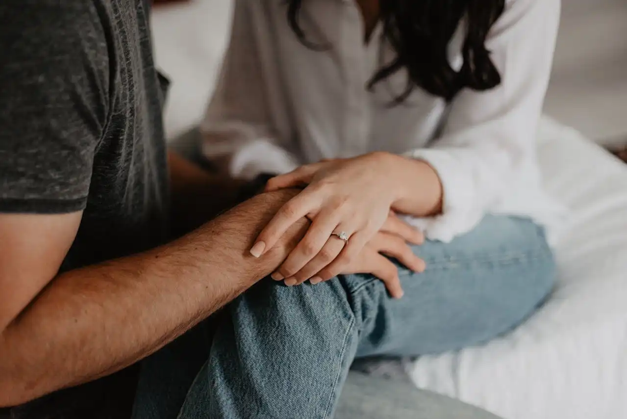 Healthy Relationships, Strong Minds: Building Positive Connections to Support Your Well-Being