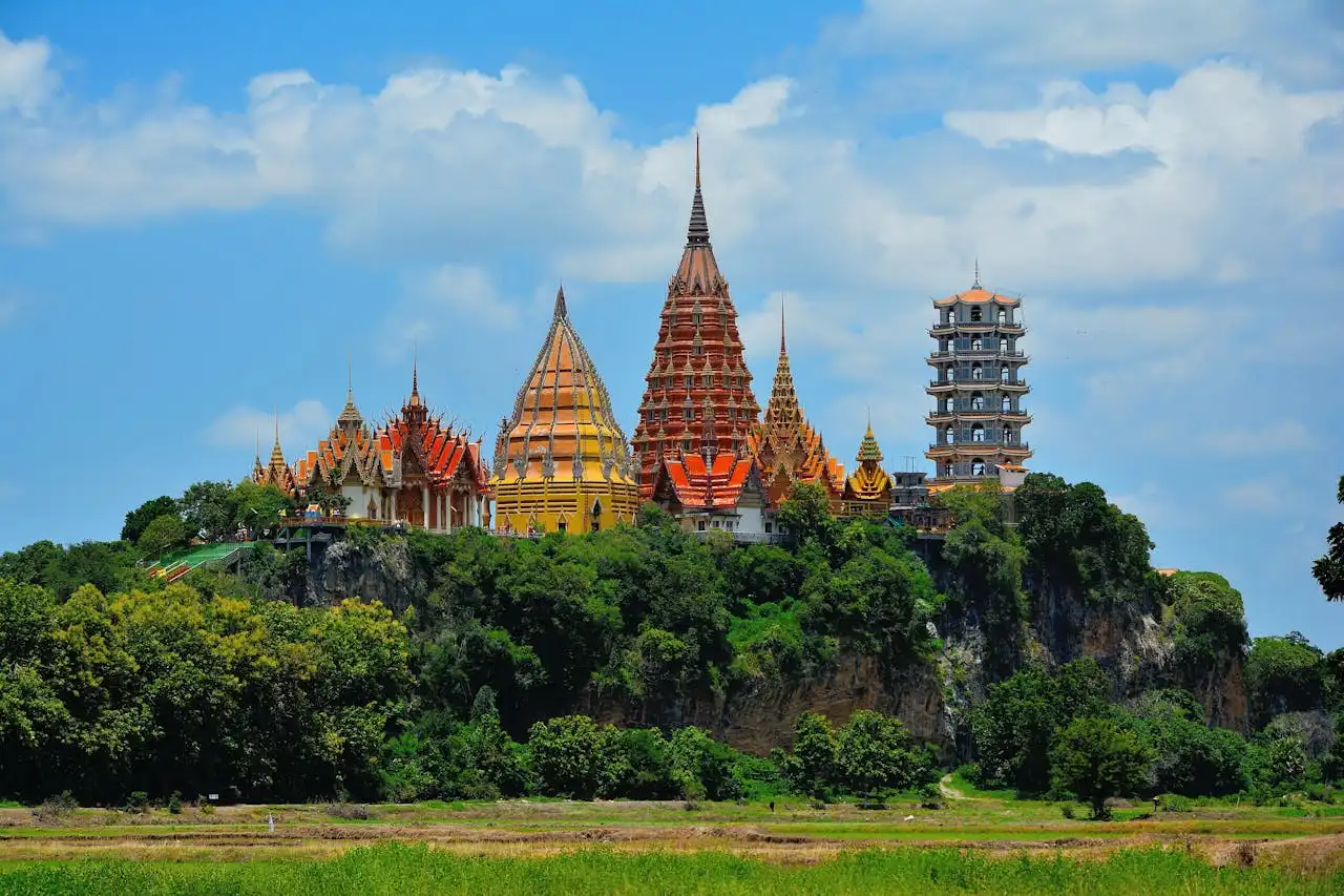 Bangkok: Thailand's Glittering Heart, Between Magnificent Temples and Modern Life