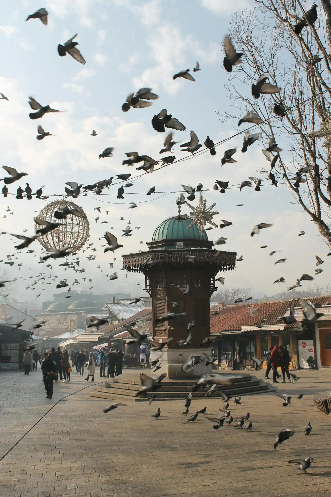 Sarajevo in the Eyes of the World: Humanist Stories of Conflict and Peace