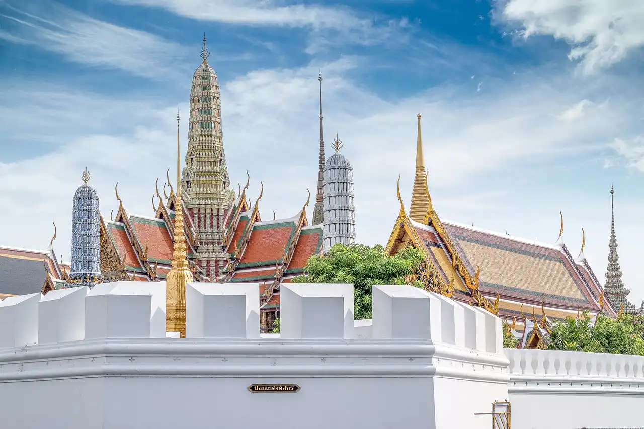 Thailand's Temple Trails: Where Ancient Splendor Meets Seriously Good Vibes