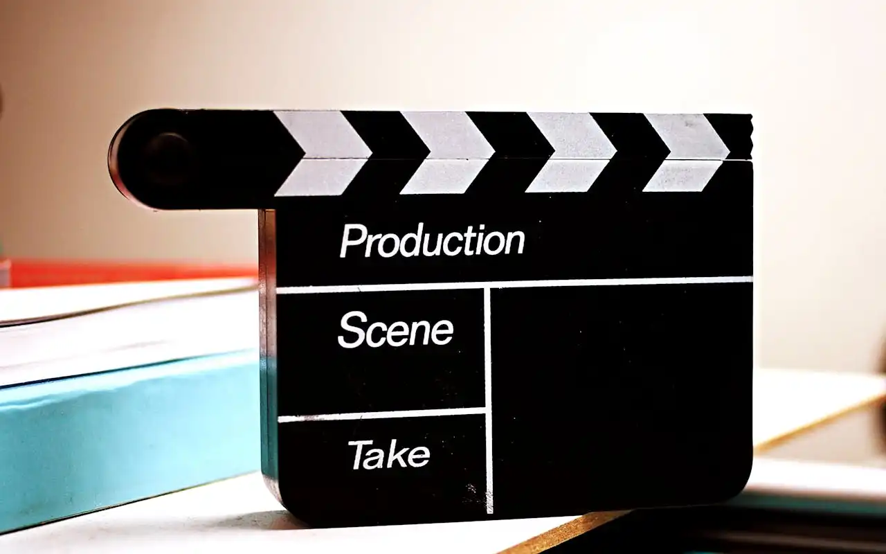 A Puzzle in Every Film: Understanding Non-Linear Narrative and Time Structure in Christopher Nolan's Work