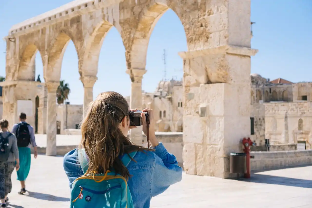 Smart Budget, Rich Experience: How Slow Travel Can Be More Economical and More Memorable