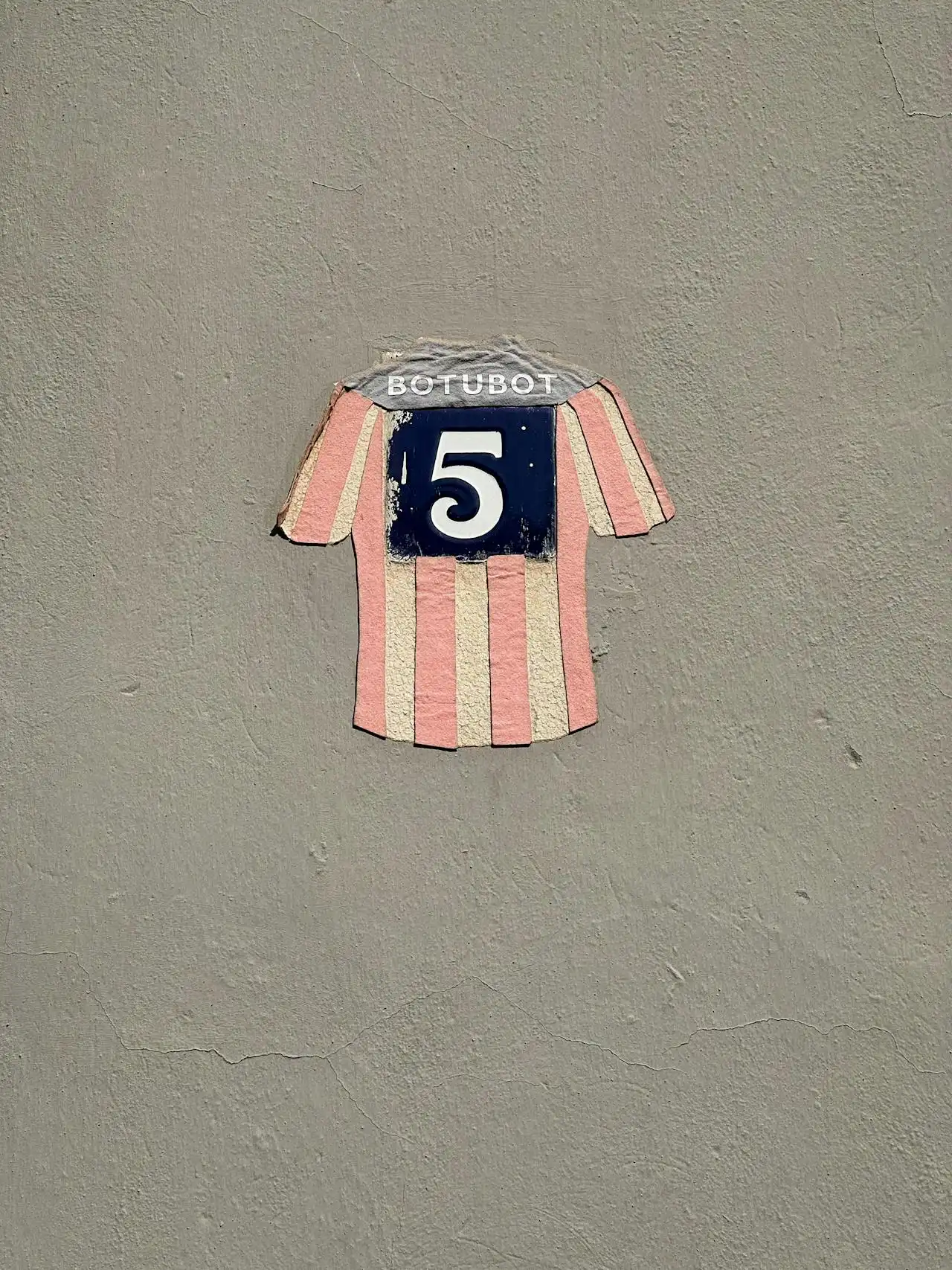 Classic Jerseys: Why Retro Designs Remain a Desirable Choice for Collectors and Football Fans