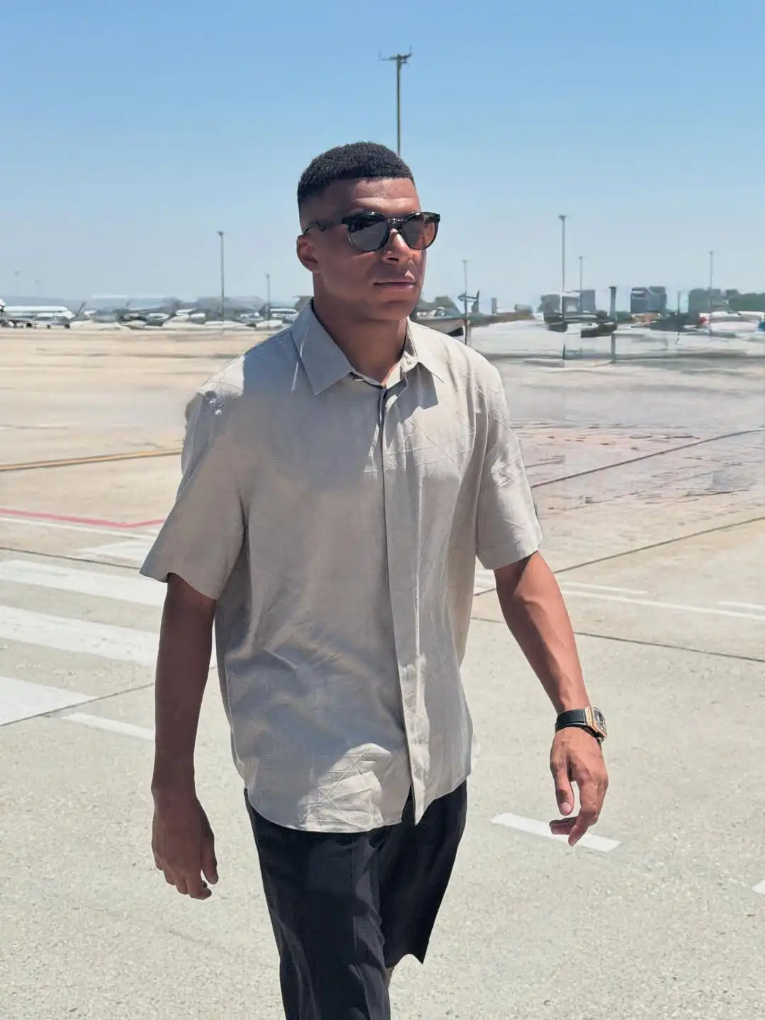 Kylian Mbappé and His New Dynamics in the French National Team: Between Hope, Responsibility, and Controversy