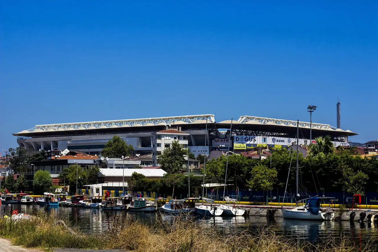 Şükrü Saracoğlu: Fenerbahçe's Home, a Fortress of Pride and a Crazy Atmosphere