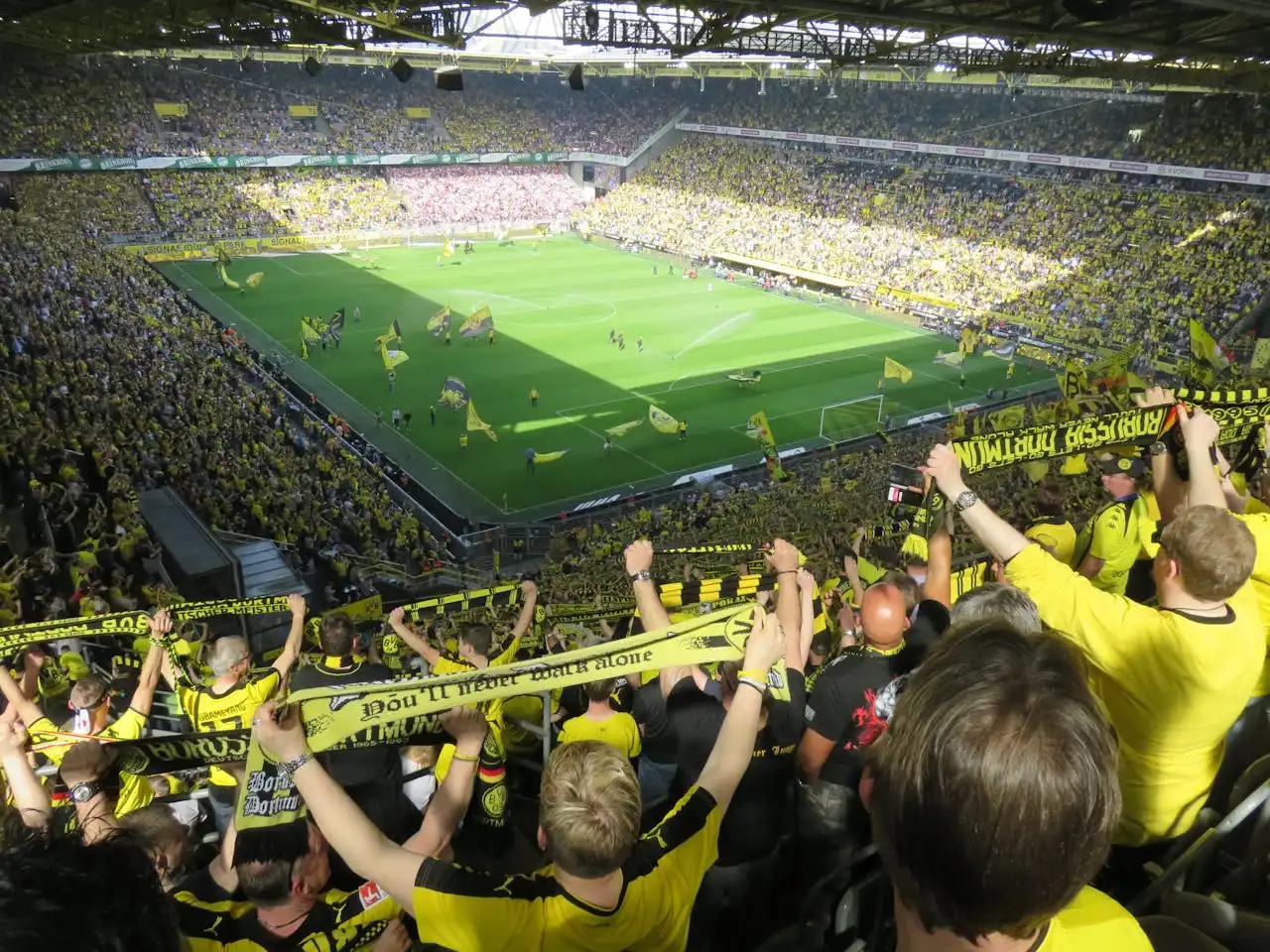 Borussia Dortmund Cracks Down: Ban on Family in Dressing Room and Beefed-Up Fining System