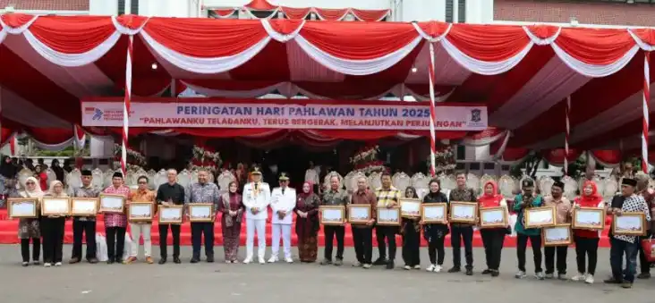 Pemkot Surabaya Berikan Penghargaan ke Suara Surabaya Media atas Peran Diseminasi Informasi