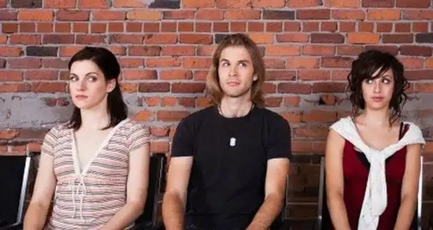 Sering Kehabisan Topik? Ini 5 Trik Bertanya Agar Obrolan Mengalir Tanpa Henti