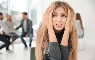 Biar Nggak Dicap Socially Awkward, Coba Pahami Reading the Room