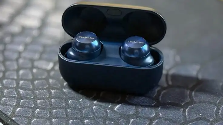 Bingung Pilih Earphone Kabel atau TWS? Ini Jawaban Paling Jujur