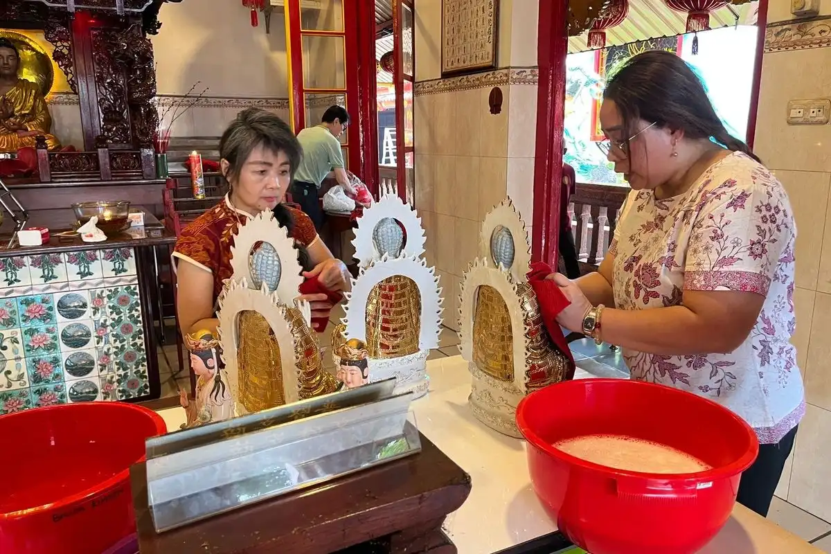 Tradisi Sakral Klenteng Eng An Kiong Sambut Imlek 2026