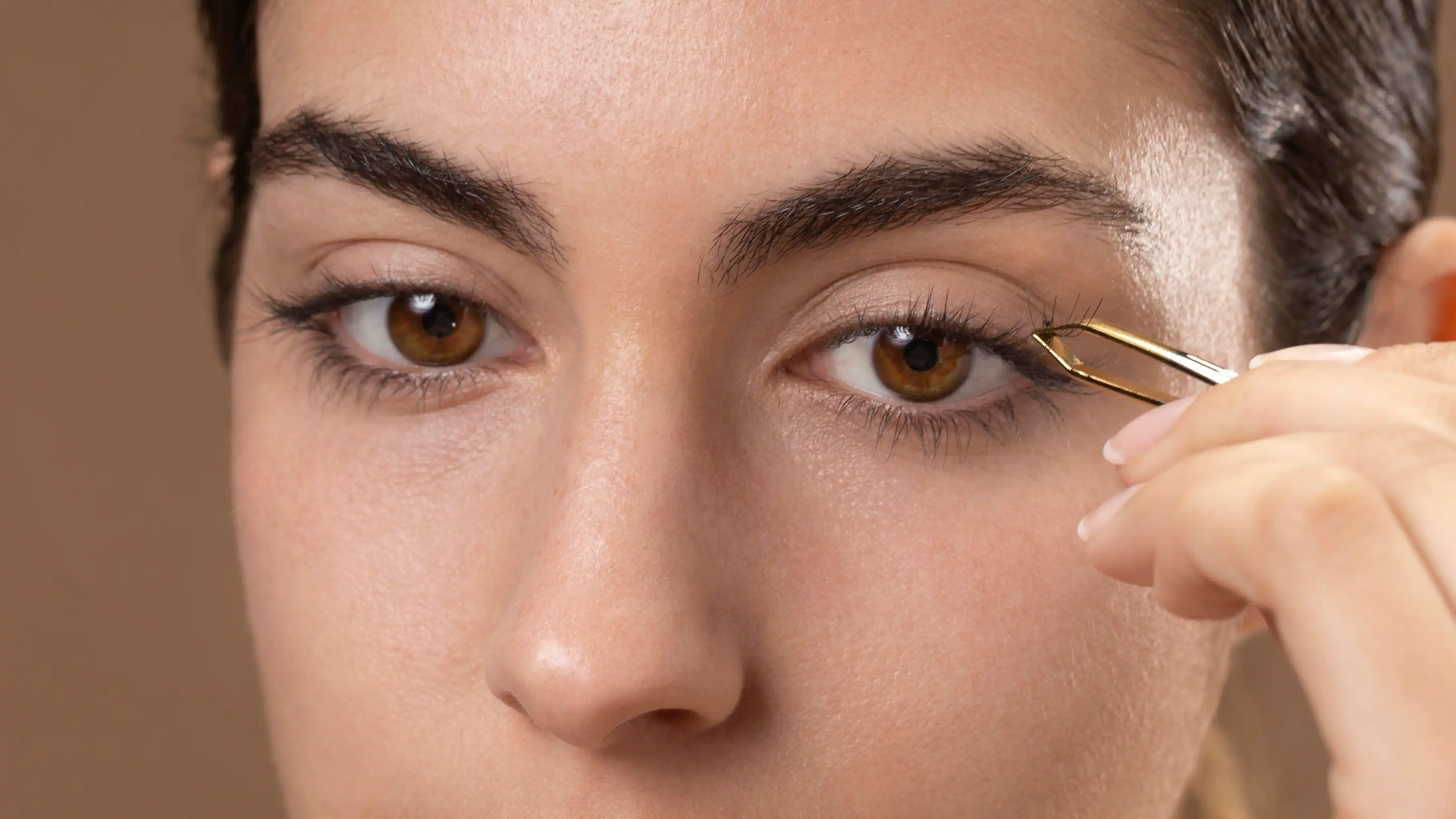 Penyebab Utama Bulu Mata Sering Rontok dan Solusi Tepat untuk Mengembalikannya