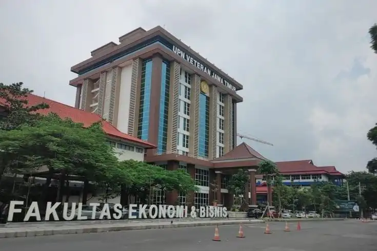 Jangan Cuma Incar 'Big 3'! Ini 5 PTN 'Kuda Hitam' di Jatim yang Kualitasnya Ngeri tapi Saingannya Lebih Masuk Akal