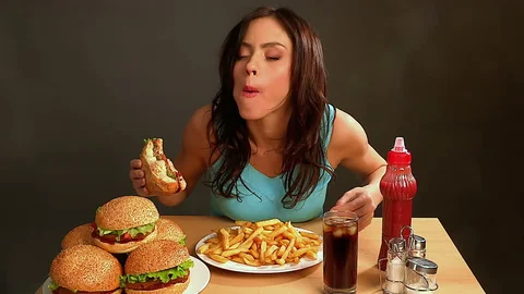Hobi Kuliner Tapi Sering Sakit? Cek Cara Makanmu Sekarang