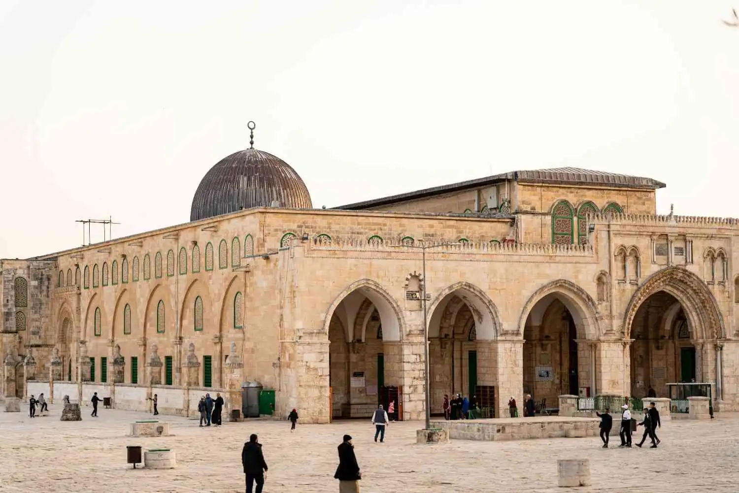 Menjadi Tamu Allah yang Beradab: Panduan Lengkap Ziarah ke Masjidil Aqsa