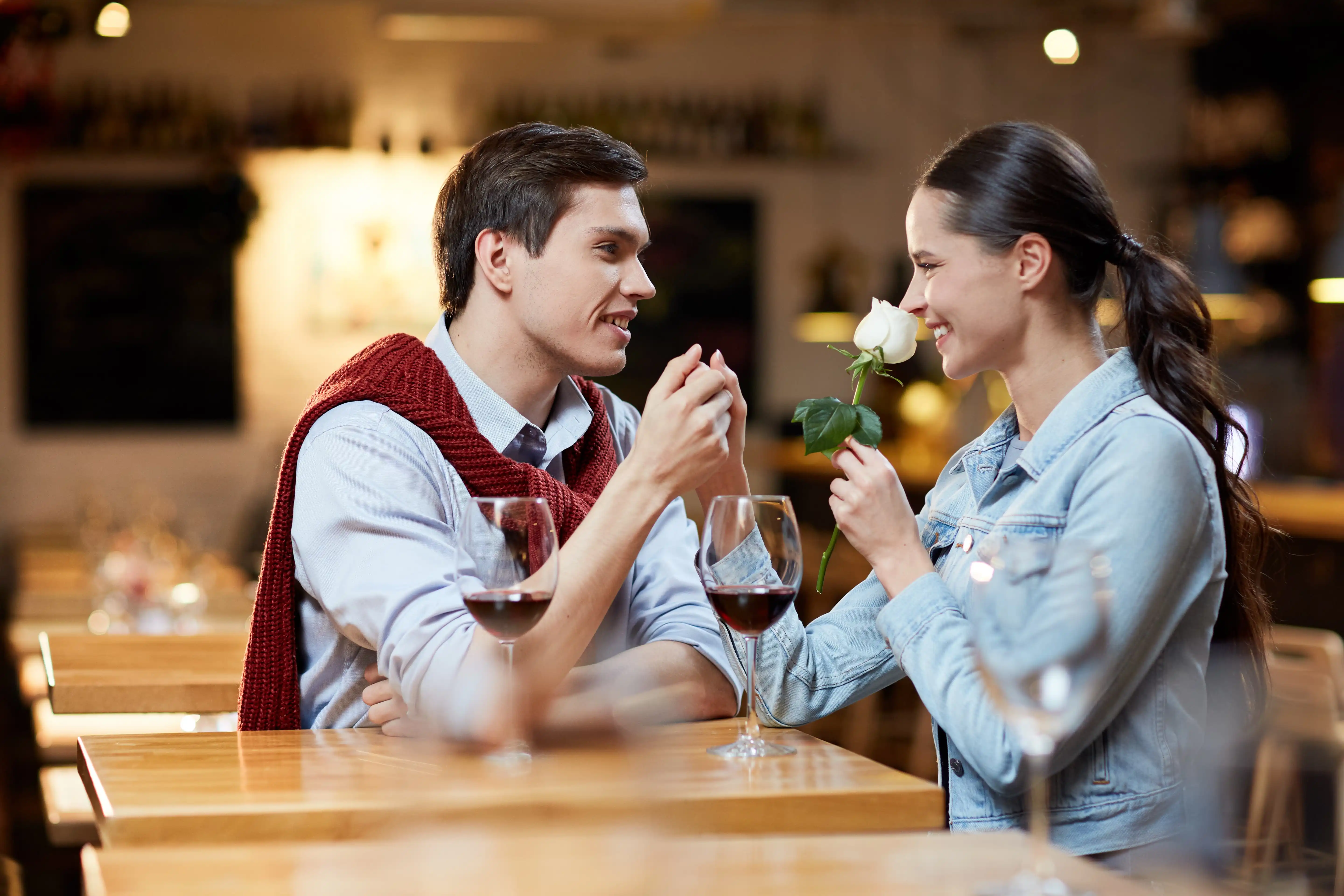 Tips Ubah Grogi Jadi Percaya Diri Saat First Date