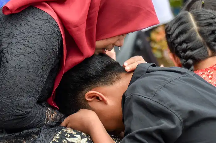 Alasan Emosional di Balik Air Mata Saat Takbir Lebaran Tiba