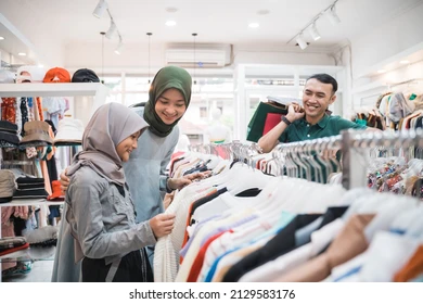 Fenomena Baju Baru Lebaran: Tradisi atau Sekadar Gengsi?