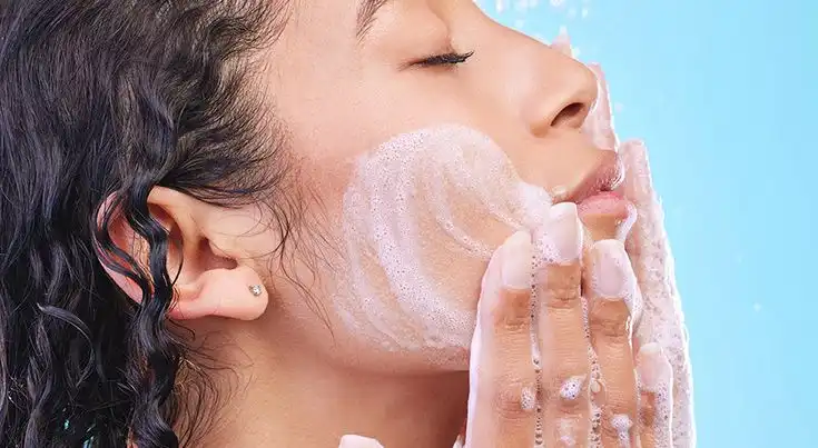 Kenapa Wajah Jadi Berjerawat Setelah Pakai Sunscreen?