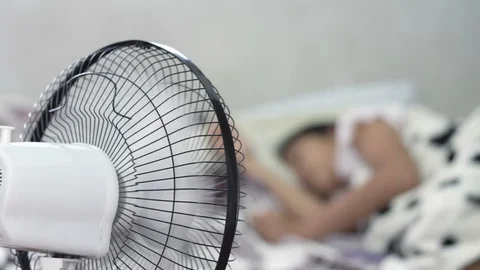 Kebiasaan Tidur dengan Kipas Bisa Bikin Tubuh 'Protes'', Mitos atau Fakta?