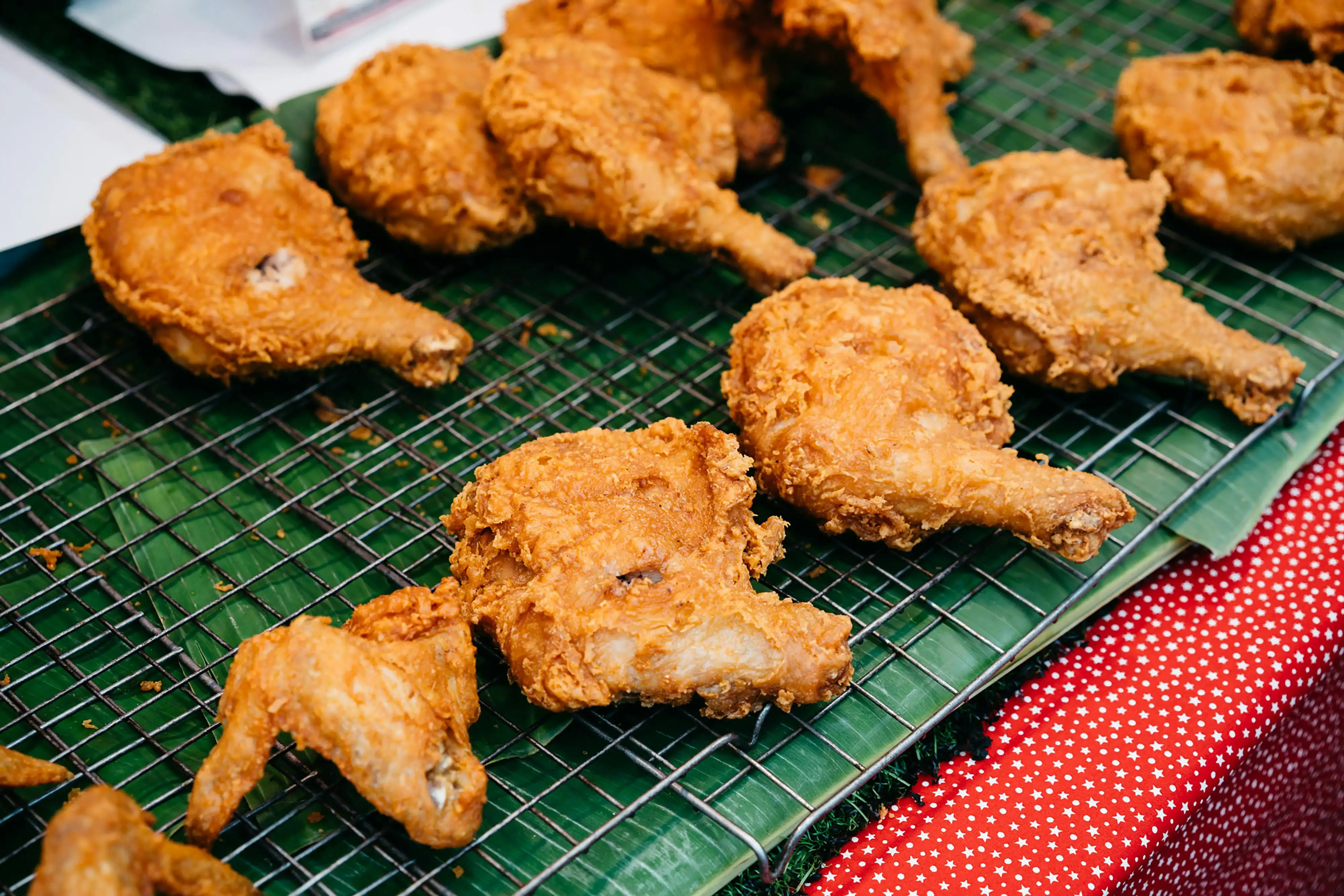 Cara Membuat Ayam Goreng Krispi Super Renyah dan Tahan Lama