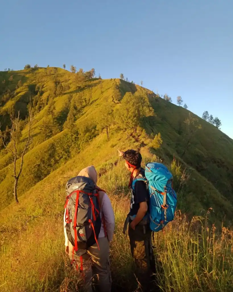 Bukan Sekadar Hobi, Kini Naik Gunung Jadi Gaya Hidup Estetik