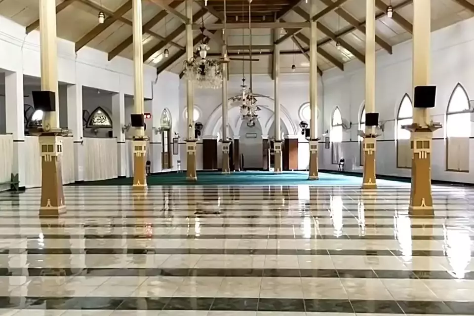 Menikmati Sisi Lain Surabaya yang Religius di Momen Lebaran