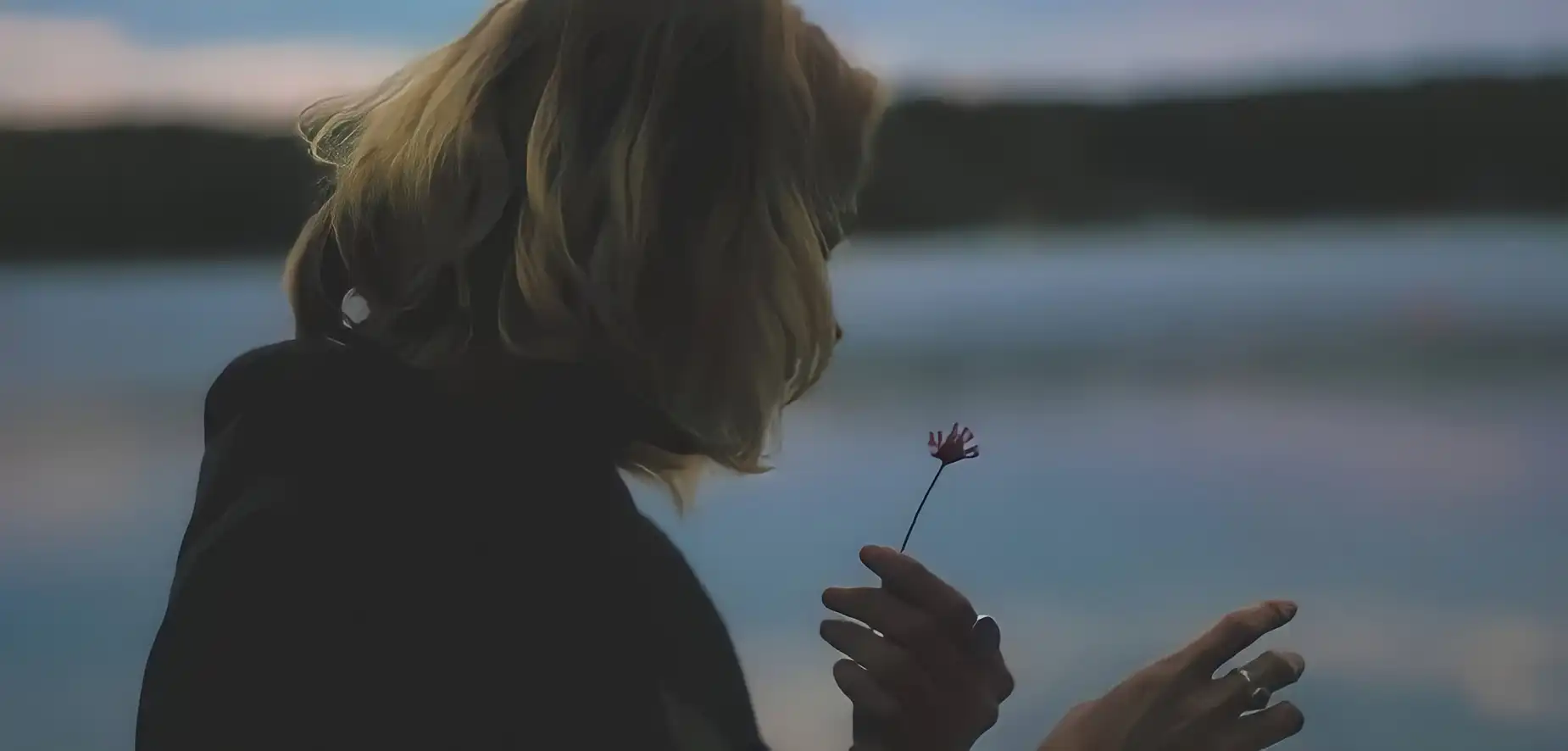 Tanda Kamu Seorang Hopeless Romantic Sejati, Pernah Alami?